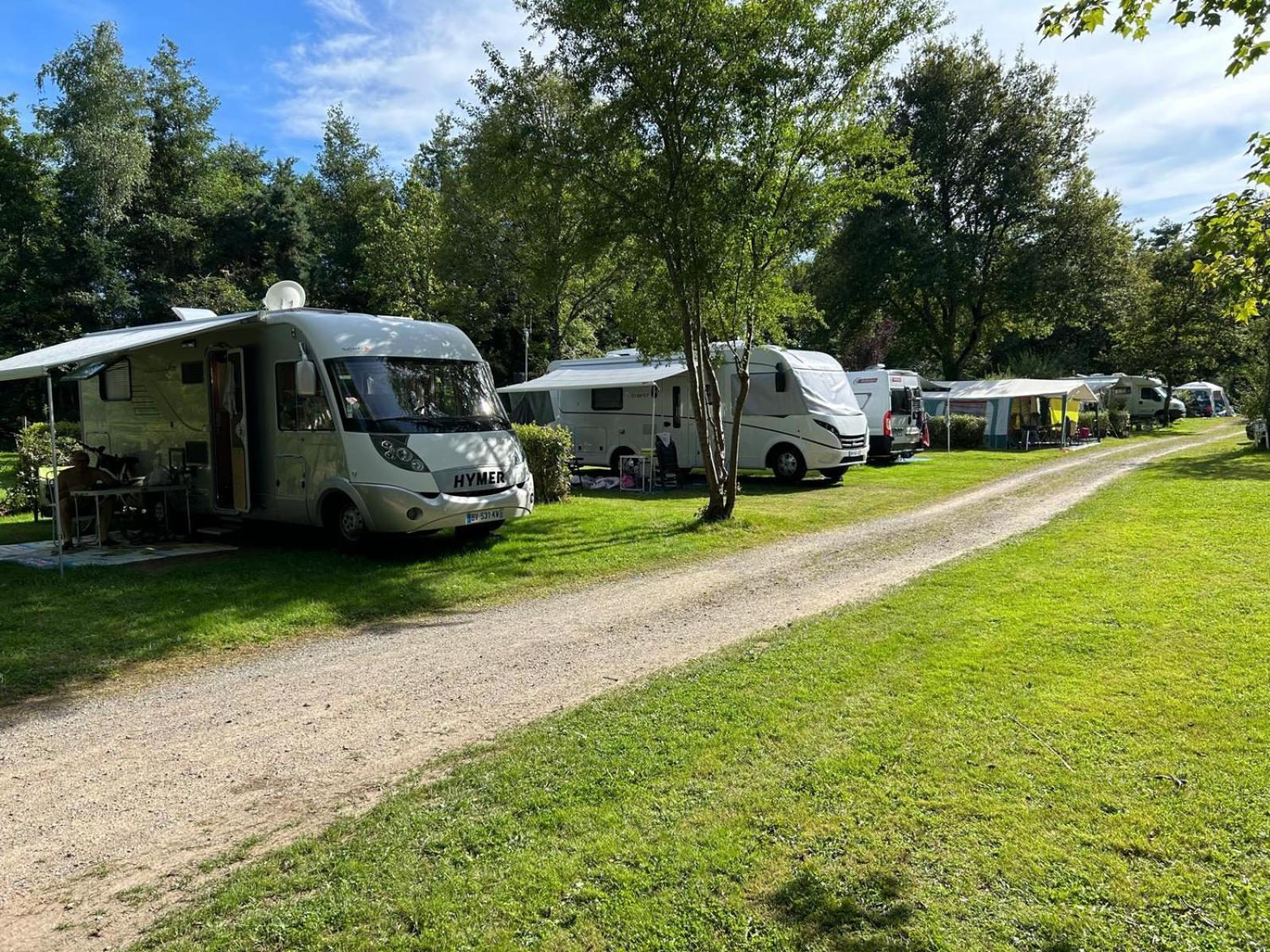 Camping Des Bains Saint-Honore-les-Bains Exterior photo