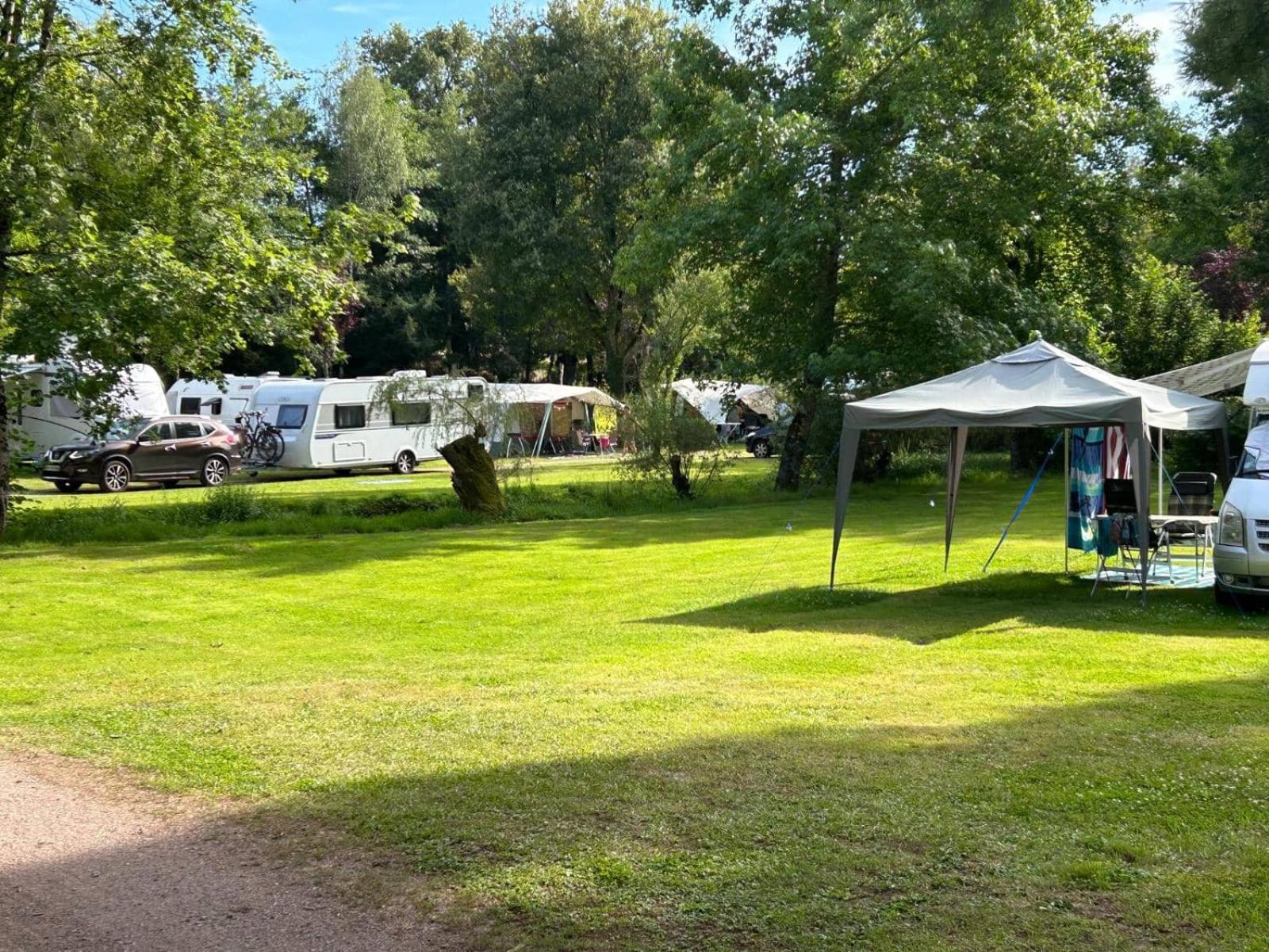 Camping Des Bains Saint-Honore-les-Bains Room photo